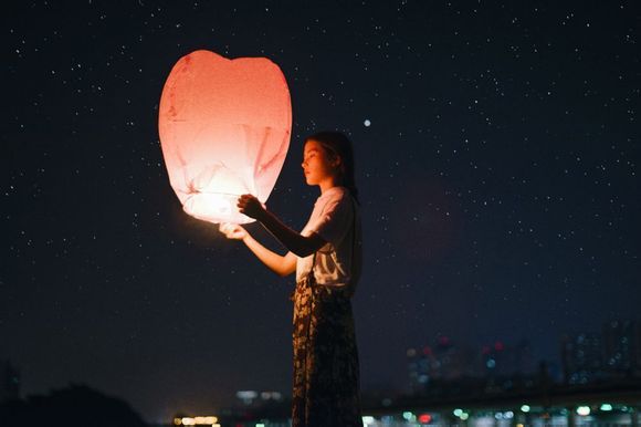 许愿灯的升空，是我们的希望